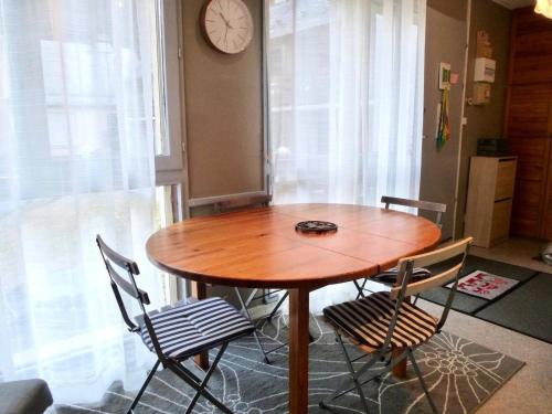 Photo de la galerie de l'établissement Résidence Marmottes - Appartement duplex avec place de parking couvert MAE-8384, à Barèges