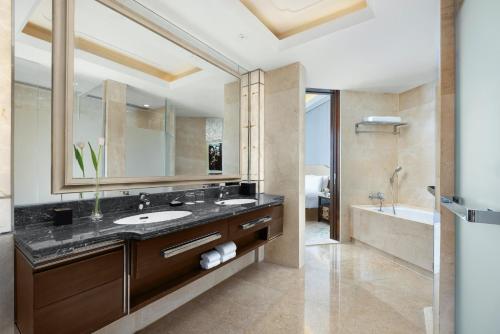 Koupelna v ubytování Shangri-La Hefei