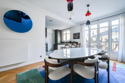 Gorgeous Paris Eiffel Tower - Champs Elysées