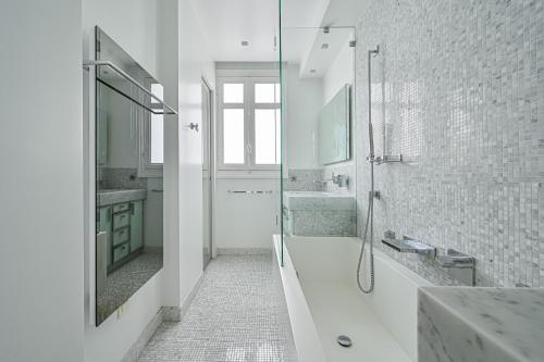 Elegant 170m2 Paris Apartment near Eiffel Tower