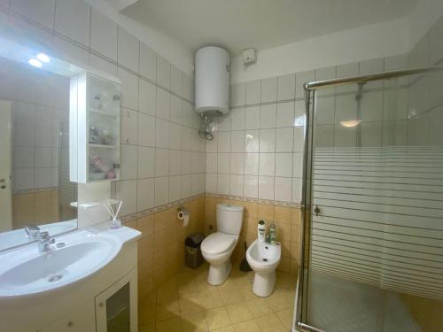 Phòng tắm tại Nicole Apartments Rental