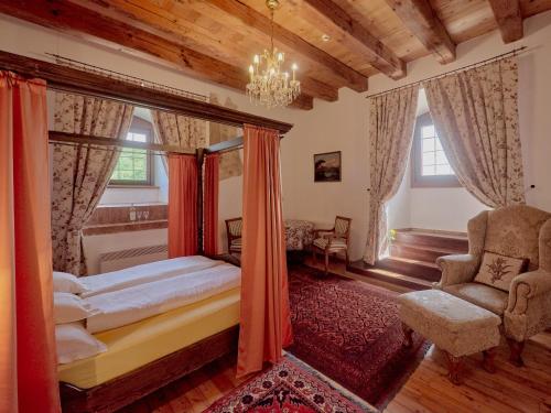 Pipo Várkastély, Ozora 7086 Ozora, 1 Várhegy utca kép - 3