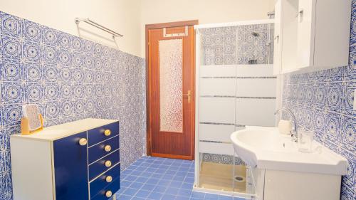 Vonios kambarys apgyvendinimo įstaigoje Villa Mirella - Italian Homing