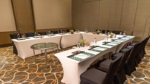Espace de conférence ou salle de réunion dans l'établissement Holiday Inn New Delhi Aerocity by IHG