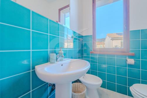 A bathroom at Il Gabbiano Nuovo a Marina di Campo - Goelba