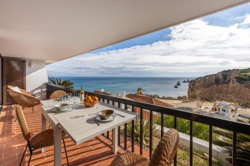 Foto Stuning Views 2BR Apt, Beach access, Parking 6