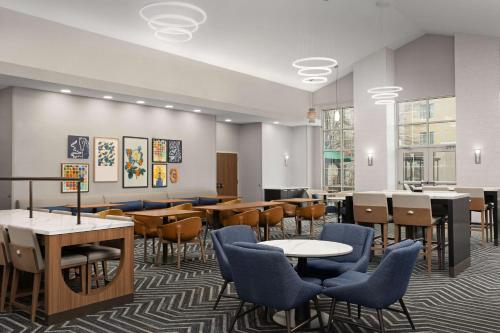 Restaurace v ubytování Homewood Suites by Hilton York