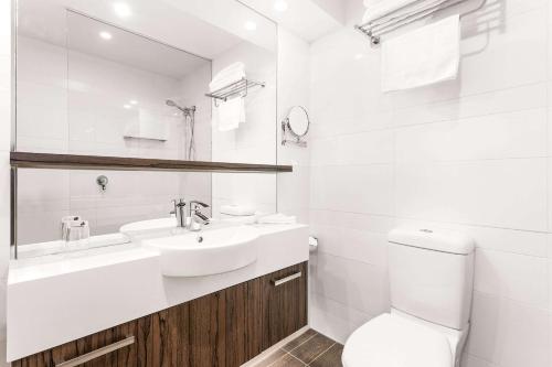 Quality Hotel Taylors Lakes Image