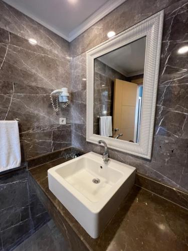 Ένα μπάνιο στο SL La Perla Hotel Kemer
