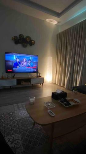 TV a/nebo společenská místnost v ubytování شقة غرفه وصاله دخول ذاتي