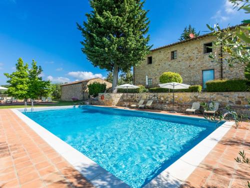 een afbeelding van een zwembad in een villa bij Apartment Michelangelo by Interhome in Piecorto