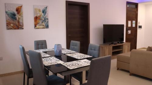 Televiisor ja/või meelelahutuskeskus majutusasutuses SC6 - Modern & Spacious 2 Bed