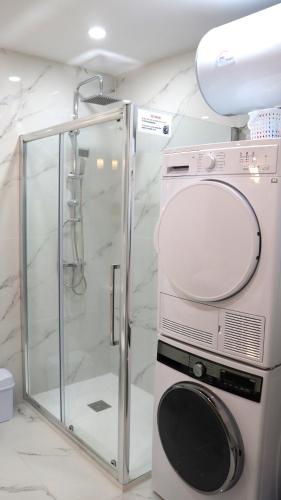 SC6 - Modern & Spacious 2 Bed tesisinde bir banyo