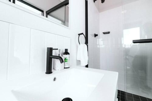 ห้องน้ำของ elegant home - luxury apartment.