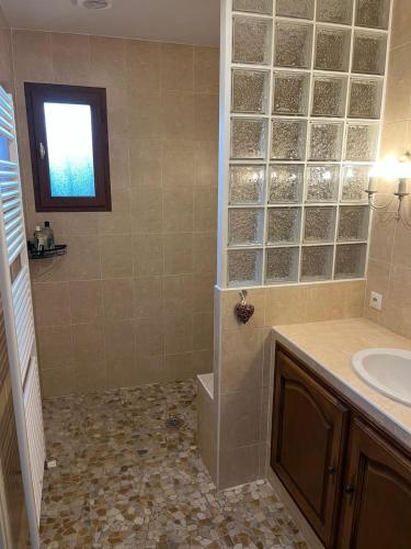 Photo de la galerie de l'établissement *Nouveau* Maison T2 en Provence, à Saint-Mitre-les-Remparts