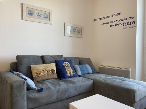 Posezení v ubytování 352 - Appartement T2 avec une vue imprenable sur le Cap Fréhel
