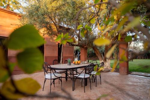 Κήπος έξω από το Villa Septha