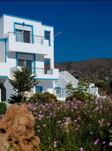 Meltemi Beach Apartments 2