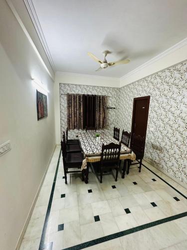 Posezení v ubytování Sheela Homestay