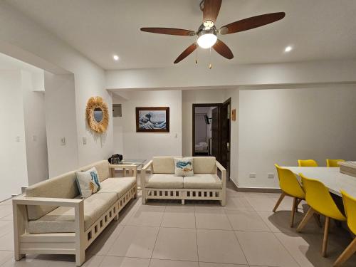 Postel nebo postele na pokoji v ubytování Resort Playa Azul Departamentos