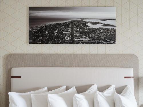 The Boulevard Hotelにあるベッド