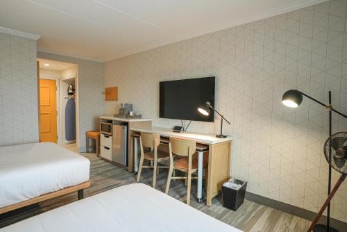 The Boulevard Hotelにあるベッド