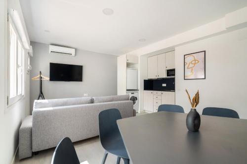 apartamentos reformados en madrid rio con parking