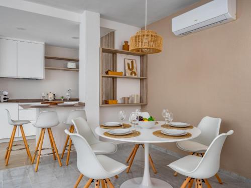 Kuchyň nebo kuchyňský kout v ubytování Apartment Ático Los Pelicanos by Interhome