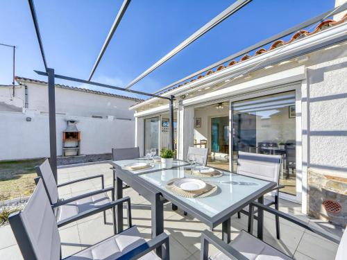 Holiday Home Villa Montgrí by Interhome