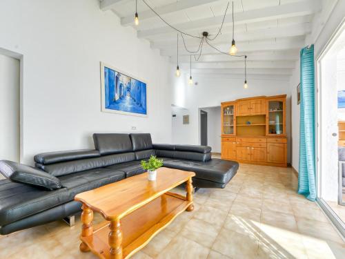 Holiday Home Villa Montgrí by Interhome