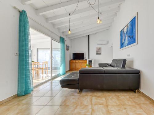 Holiday Home Villa Montgrí by Interhome