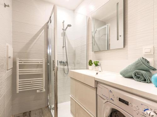 Apartment Les Arènes de Cimiez-1 by Interhome