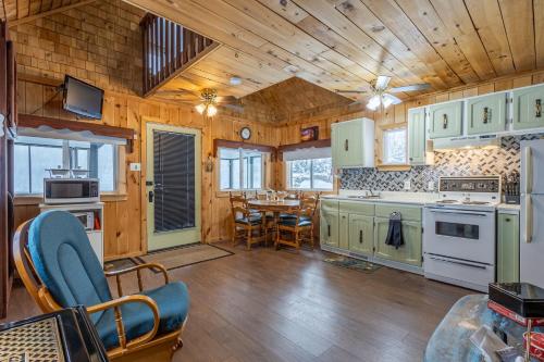 Family Cabin- Wi-Fi - Break Away from the Everyday