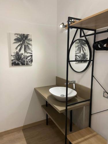 Fotografie z fotogalerie ubytování Cocon pour 2 avec jacuzzi v destinaci Andilly-les-Marais