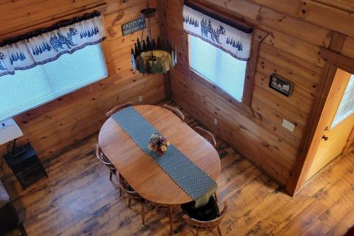 Φωτογραφία από το άλμπουμ του The Grizzly Den Cabin Warrens WI σε Warrens