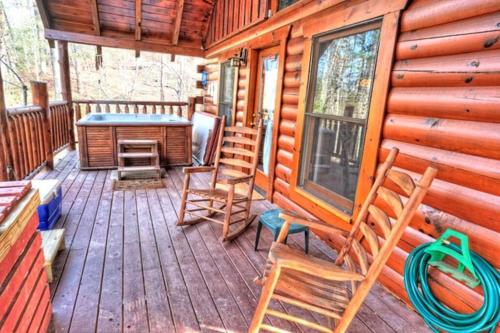 Fotografie z fotogalerie ubytování Mick's Hideaway - Semi-Secluded v destinaci Sevierville