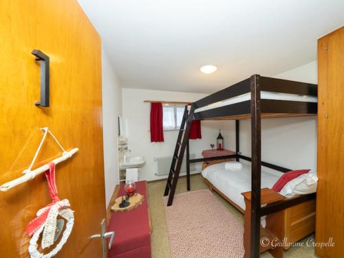 Двуетажно легло или двуетажни легла в стая в Hôtel l’escale