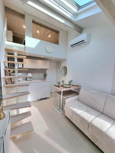 Photo de la galerie de l'établissement Studio moderne avec jardin Côte Bleue, à Le Rove