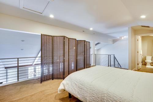 Postel nebo postele na pokoji v ubytování Francis Townhome 5 Mi to Park City Mountain!