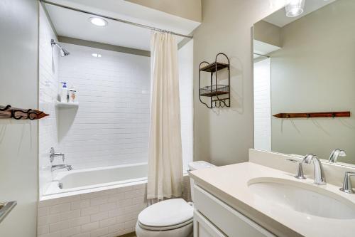 Koupelna v ubytování Francis Townhome 5 Mi to Park City Mountain!