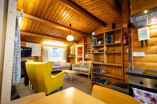 Χώρος καθιστικού στο Luxury Log Cabin Hideaway in Rural Snowdonia by Seren Short Stays