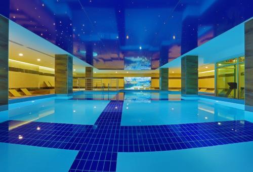 Piscina a Asteria Bloom Side o a prop