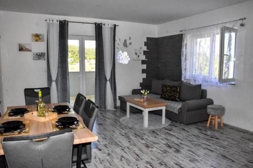 Apartments with parking space Supetarska Draga - Gornja, Rab - 22213