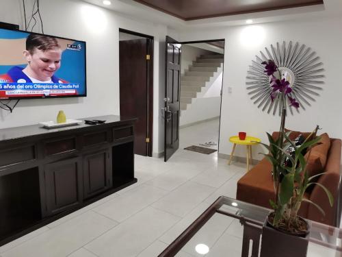 TV a/nebo společenská místnost v ubytování 935 Lodge San José