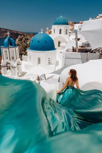 Santo Blue Horizon - The Blue Domes View