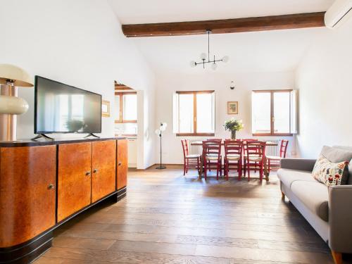 Spacious apartment by Duomo