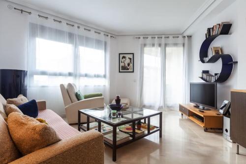 Valencia las Artes y Ciencias + Garaje + Netflix