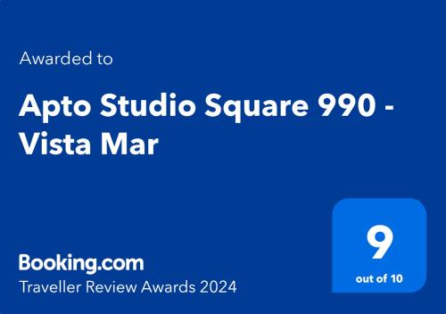 Ett certifikat, pris eller annat dokument som visas upp på Apto Studio Square 990 - Vista Mar
