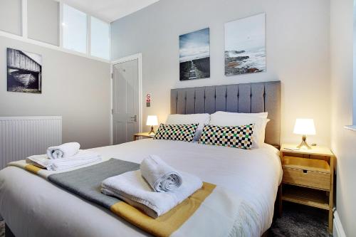 Säng eller sängar i ett rum på Spacious homely 1 Bed Apartment in Hartlepool