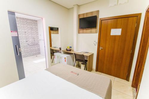 Μια τηλεόραση ή/και κέντρο ψυχαγωγίας στο Revitalle Hotel